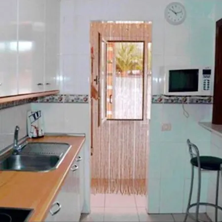 With One Bedroom In Los Cristianos With Wonderful Mountain View Shared Pool Balcony 洛斯克里斯蒂亚诺斯